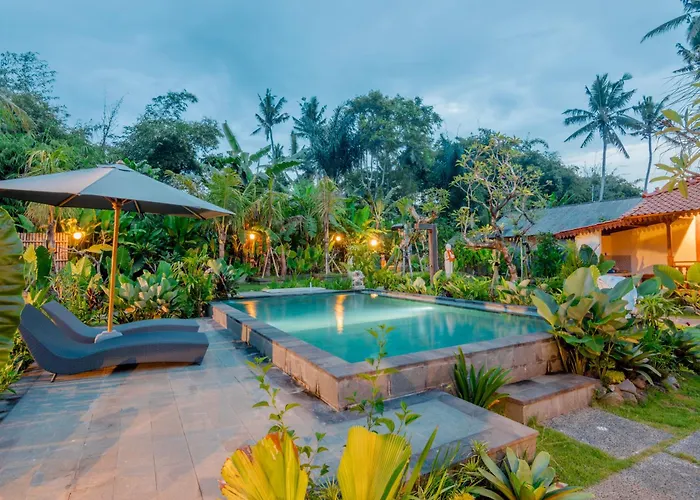 Laksmi Viridis With Bathtub And Sharing Pool Habitación en casa particular Blahbatu