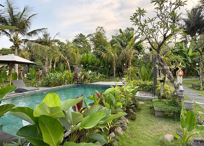 Laksmi Viridis With Bathtub And Sharing Pool