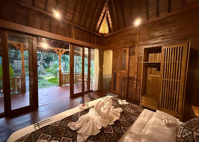 Laksmi Viridis With Bathtub And Sharing Pool Habitación en casa particular
