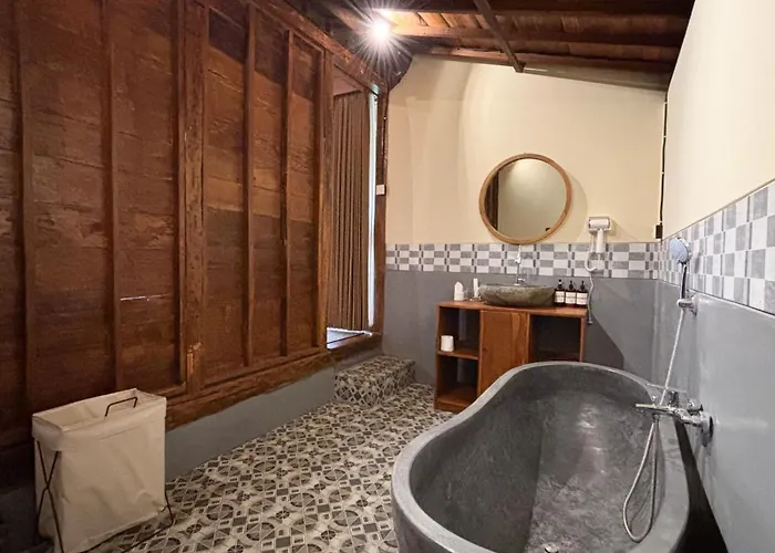 Laksmi Viridis With Bathtub And Sharing Pool Blahbatu