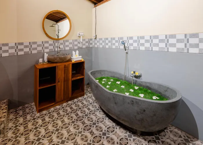 Laksmi Viridis With Bathtub And Sharing Pool Habitación en casa particular