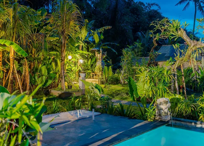 Laksmi Viridis With Bathtub And Sharing Pool *